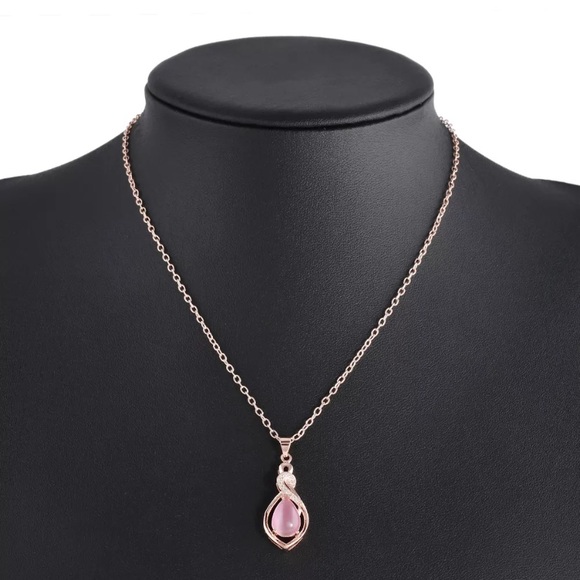 Rose Gold Fashion Crystal Pink Pendant Necklace - Picture 5 of 5